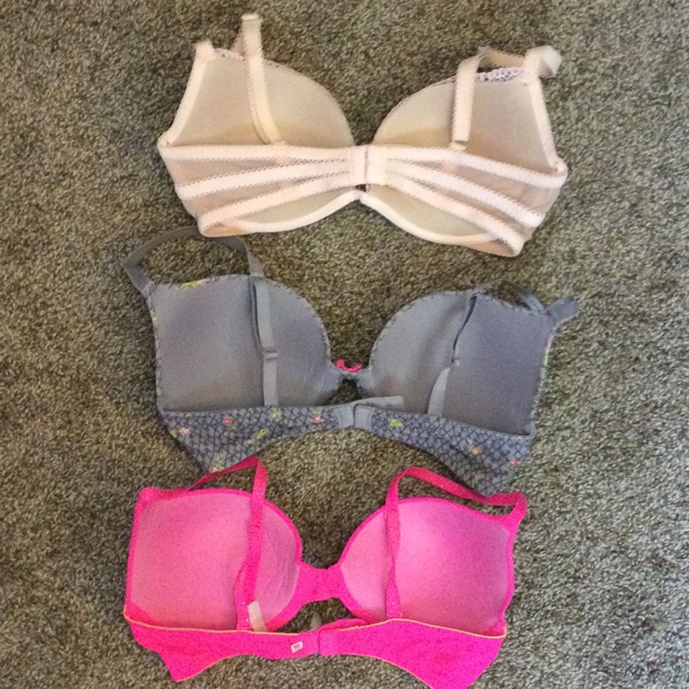VS Bra Bundle - Picture 2 of 3